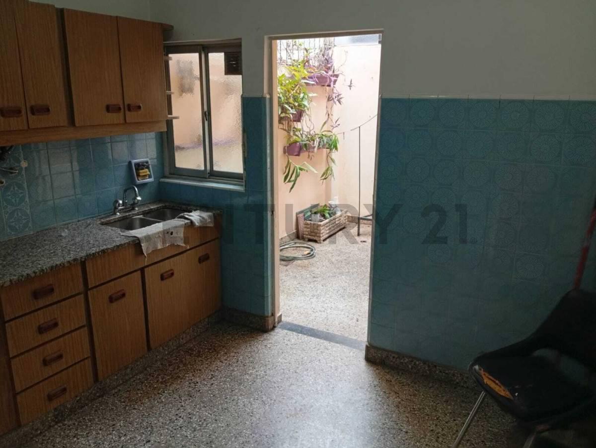 Foto de Excelente Ph de 2 ambientes SIN expensas con Patio y Terraza, imagen 2