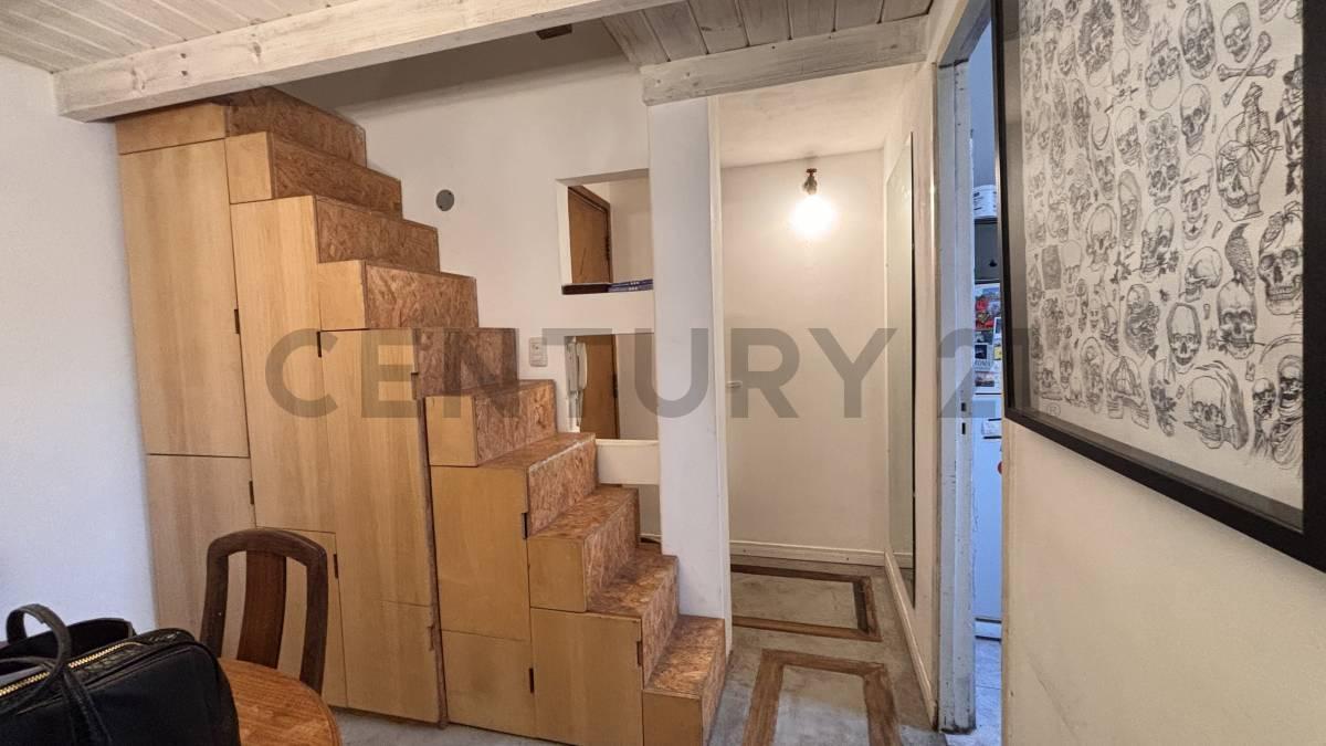 Foto de Almagro- Monoambiente al frente con Cocina Independiente y entrepiso-, imagen 1