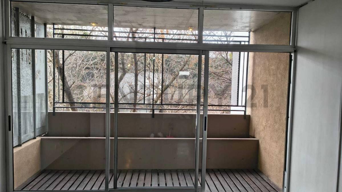 Foto de Departamento Monoambiente en Alquiler - Monte Castro, imagen 3