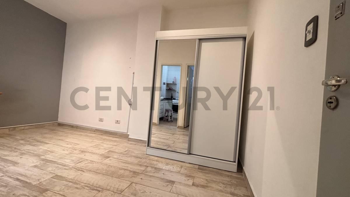 Foto de Alquiler | Monoambiente con cocina independiente y lavadero en Villa, imagen 2