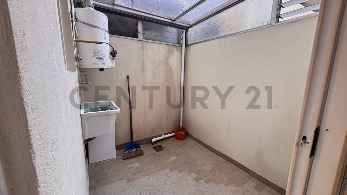 Foto de Alquiler | Monoambiente con cocina independiente y lavadero en Villa, imagen 1