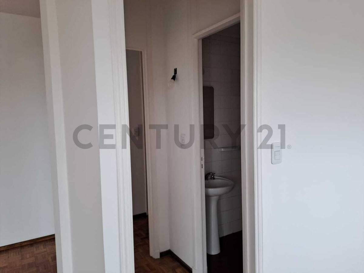 Foto de Excelente Departamento de 3 Ambientes con Balcón al Frente en Las Lomas, imagen 3