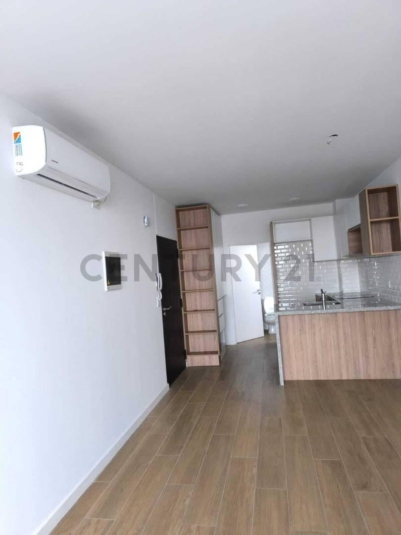 Foto de Hermoso monoambiente en alquiler al contrafrente con balcón en San, imagen 3