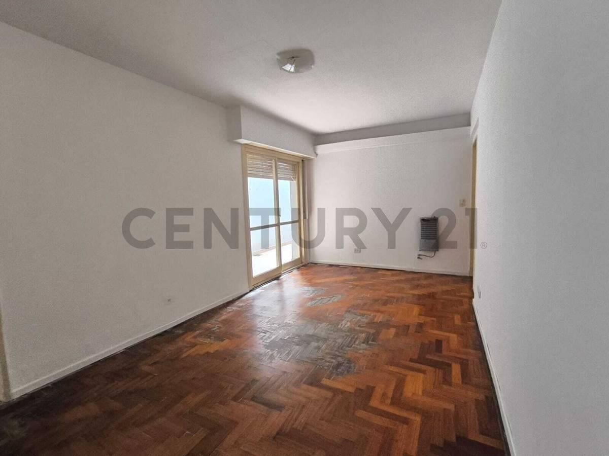 Foto de 2 AMBIENTES LATERAL CON PATIO – VILLA DEL PARQUE, imagen 1