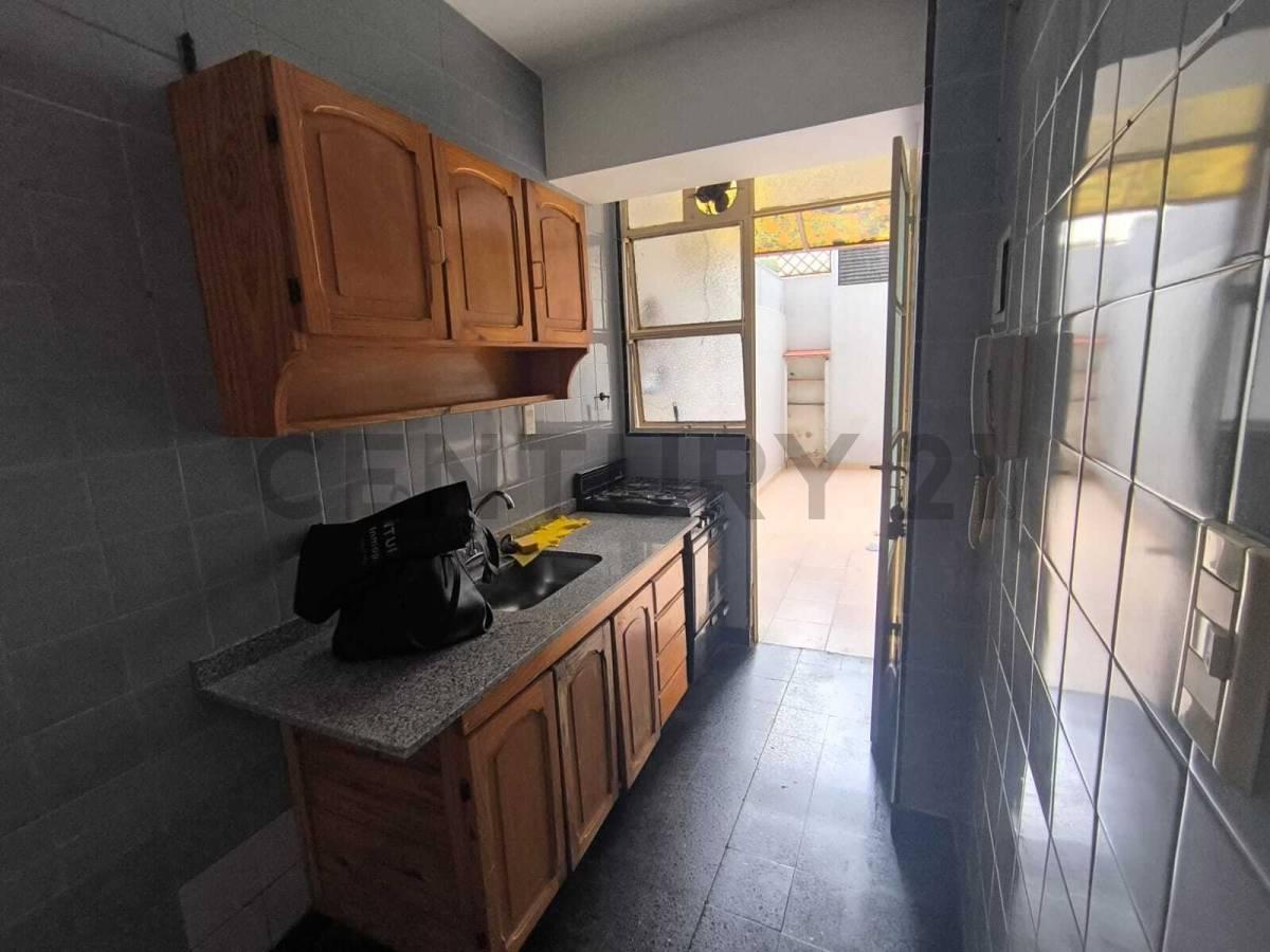 Foto de 2 AMBIENTES LATERAL CON PATIO – VILLA DEL PARQUE, imagen 2