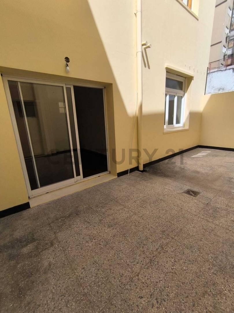 Foto de PH 3 ambientes con patio en Alquiler, imagen 2