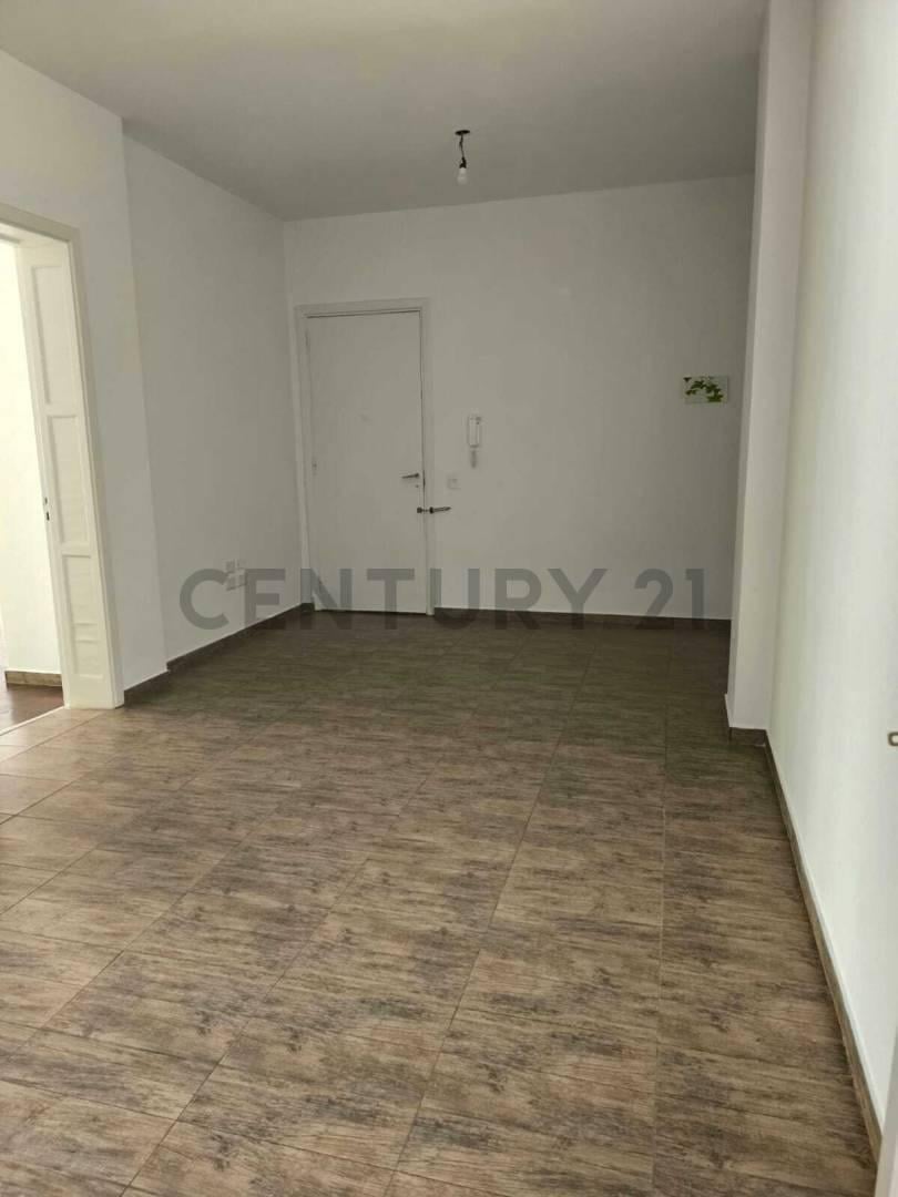 Foto de PH 3 ambientes con patio en Alquiler, imagen 1