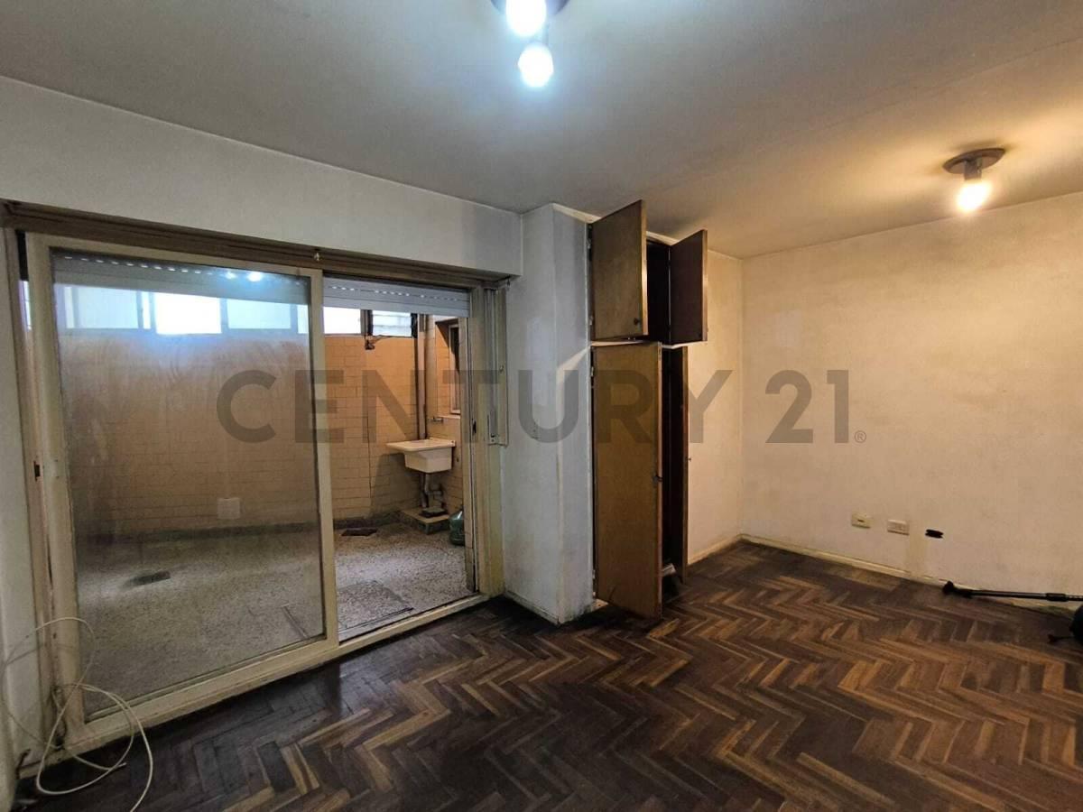 Foto de ALQUILER 2 AMBIENTES, PATIO Y COCHERA – VILLA DEVOTO – USO PROFESIONAL, imagen 2