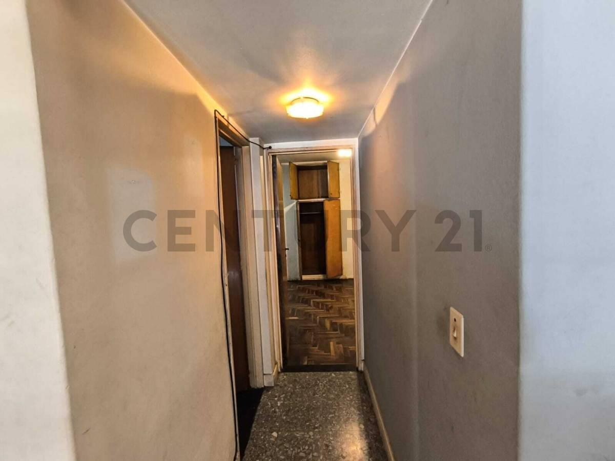 Foto de ALQUILER OFICINA 2 AMBIENTES, PATIO Y COCHERA – VILLA DEVOTO, imagen 1