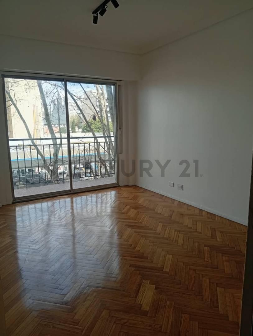 Foto de 2 AMBIENTES AL FRENTE CON BALCON -REFACCIONADO A NUEVO -CABALLITO, imagen 5