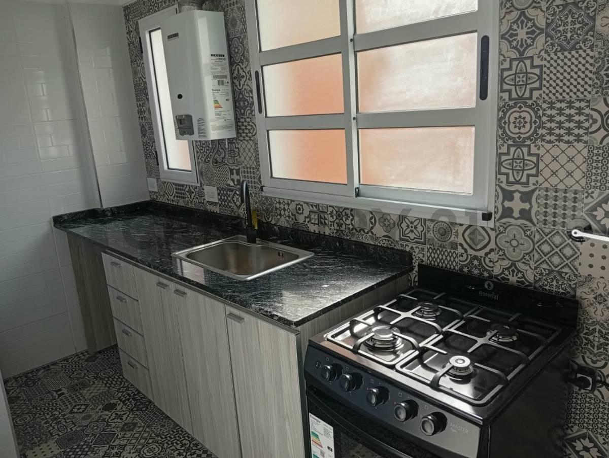 Foto de 2 AMBIENTES AL FRENTE CON BALCON -REFACCIONADO A NUEVO -CABALLITO, imagen 2