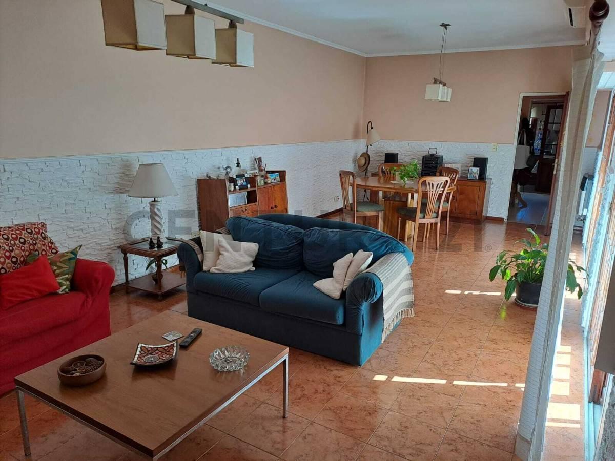 Foto de CASA 4 AMBIENTES CON JARDÍN, PATIO, PARRILLA Y TERRAZA – EXCELENTE, imagen 5