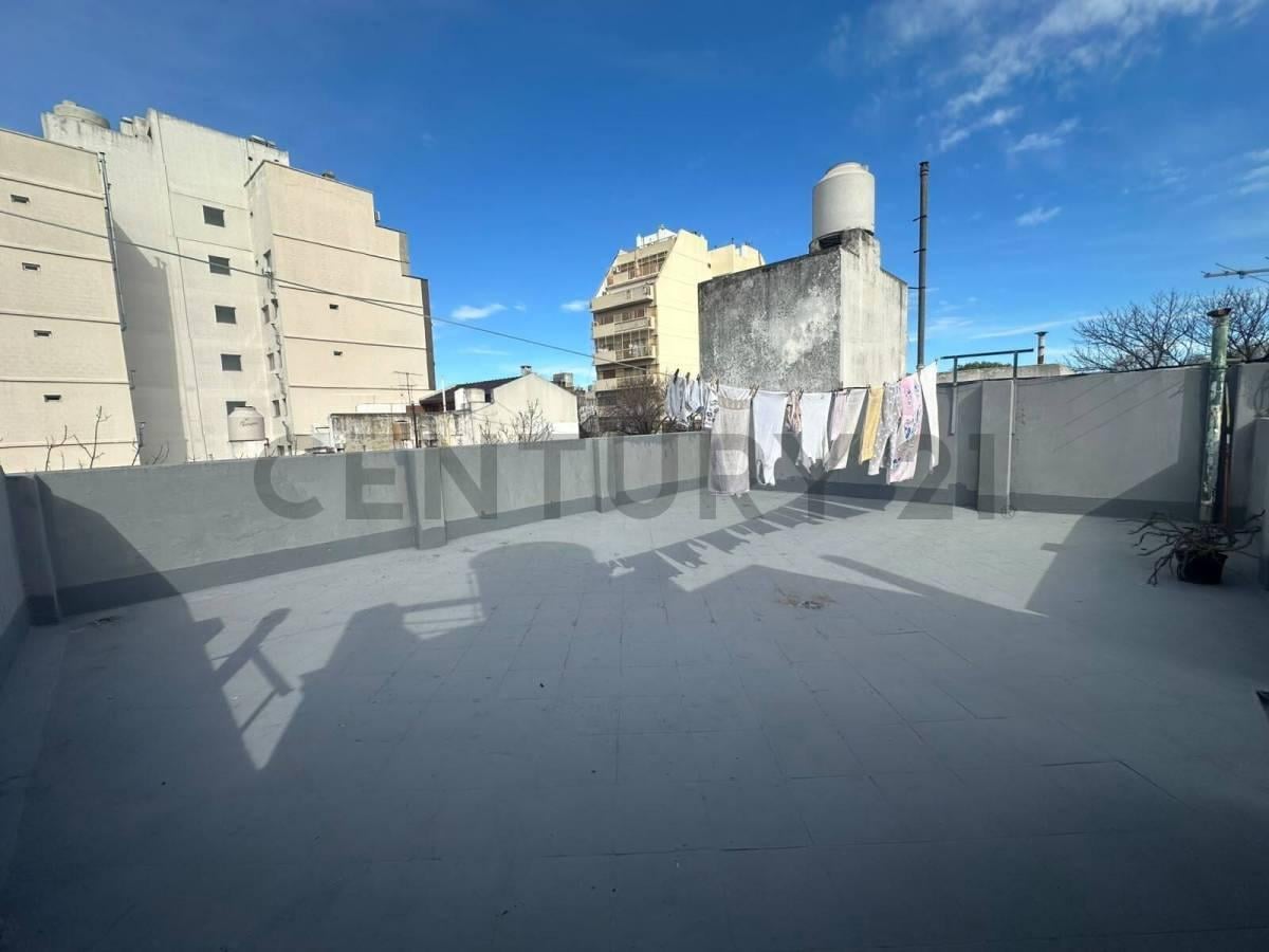 Foto de PH 3 ambientes a refaccionar en venta con cochera y terraza - Monte, imagen 1