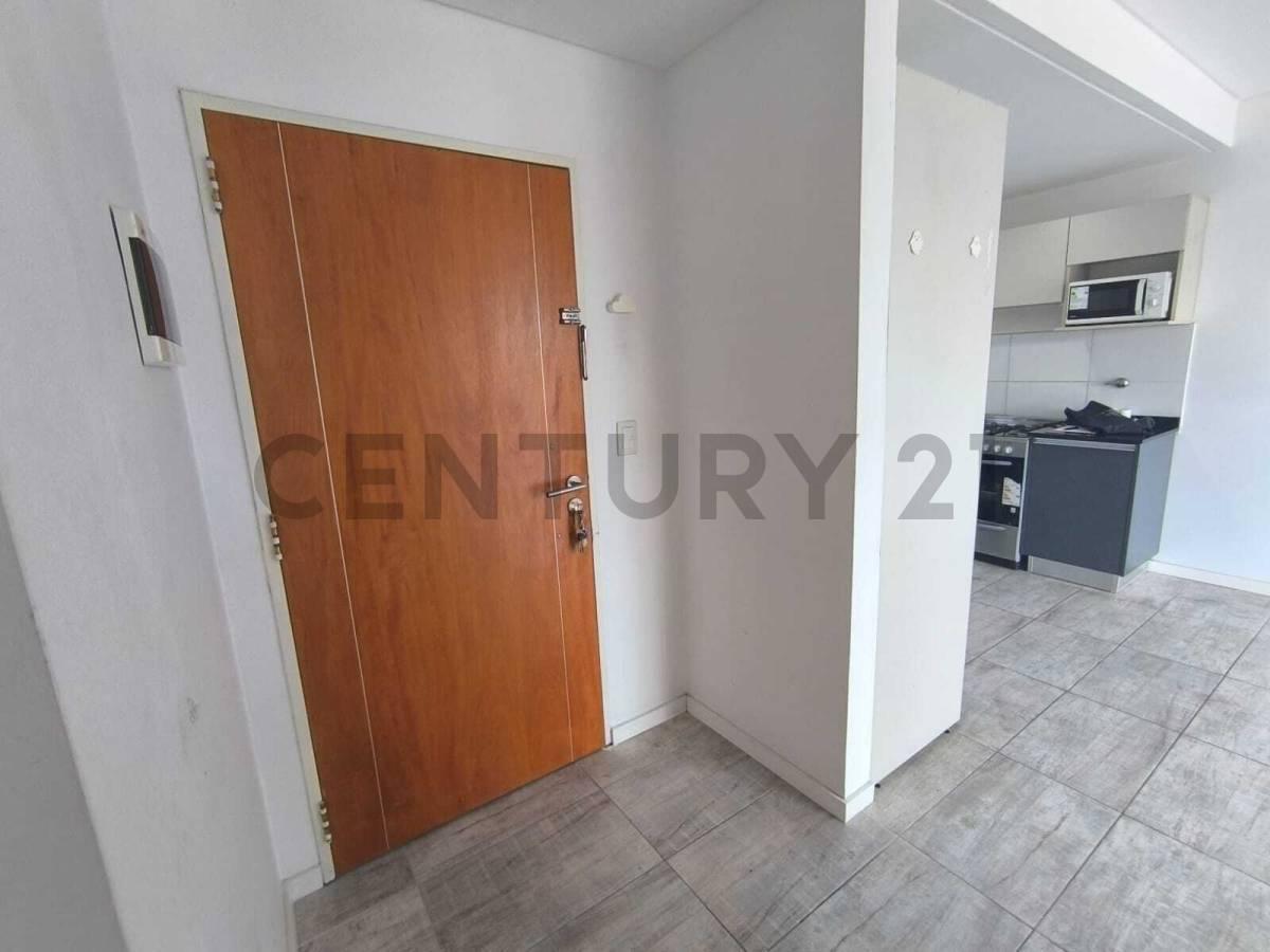 Foto de Alquiler 3 ambientes con balcón – Villa del Parque, imagen 3
