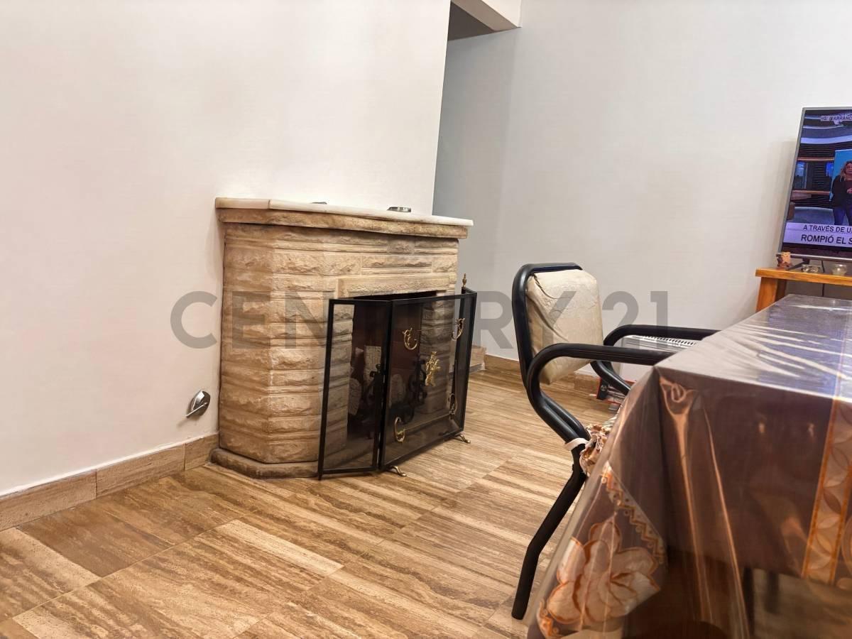 Foto de Casa 5 Amb. c/ Terraza y Cochera y local Comercial- Villa del Parque, imagen 4