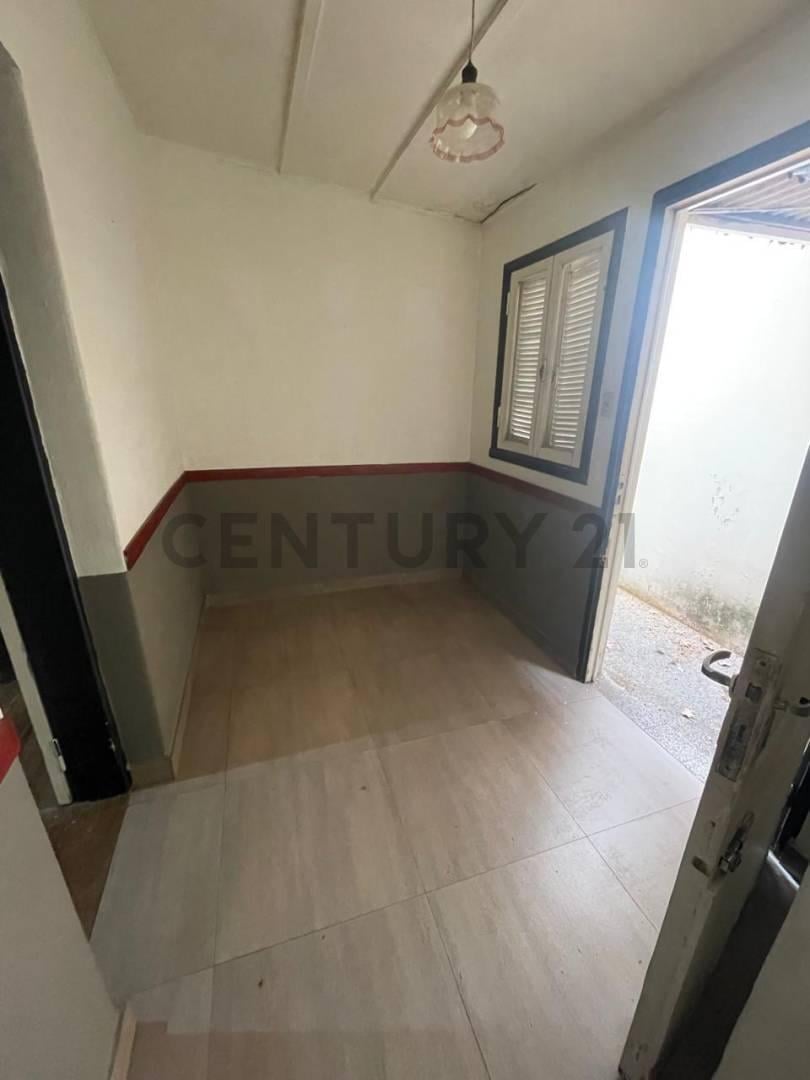 Foto de PH 2 AMBIENTES Y MEDIO AL FRENTE SIN EXPENSAS – APTO CRÉDITO – PLAZA, imagen 1