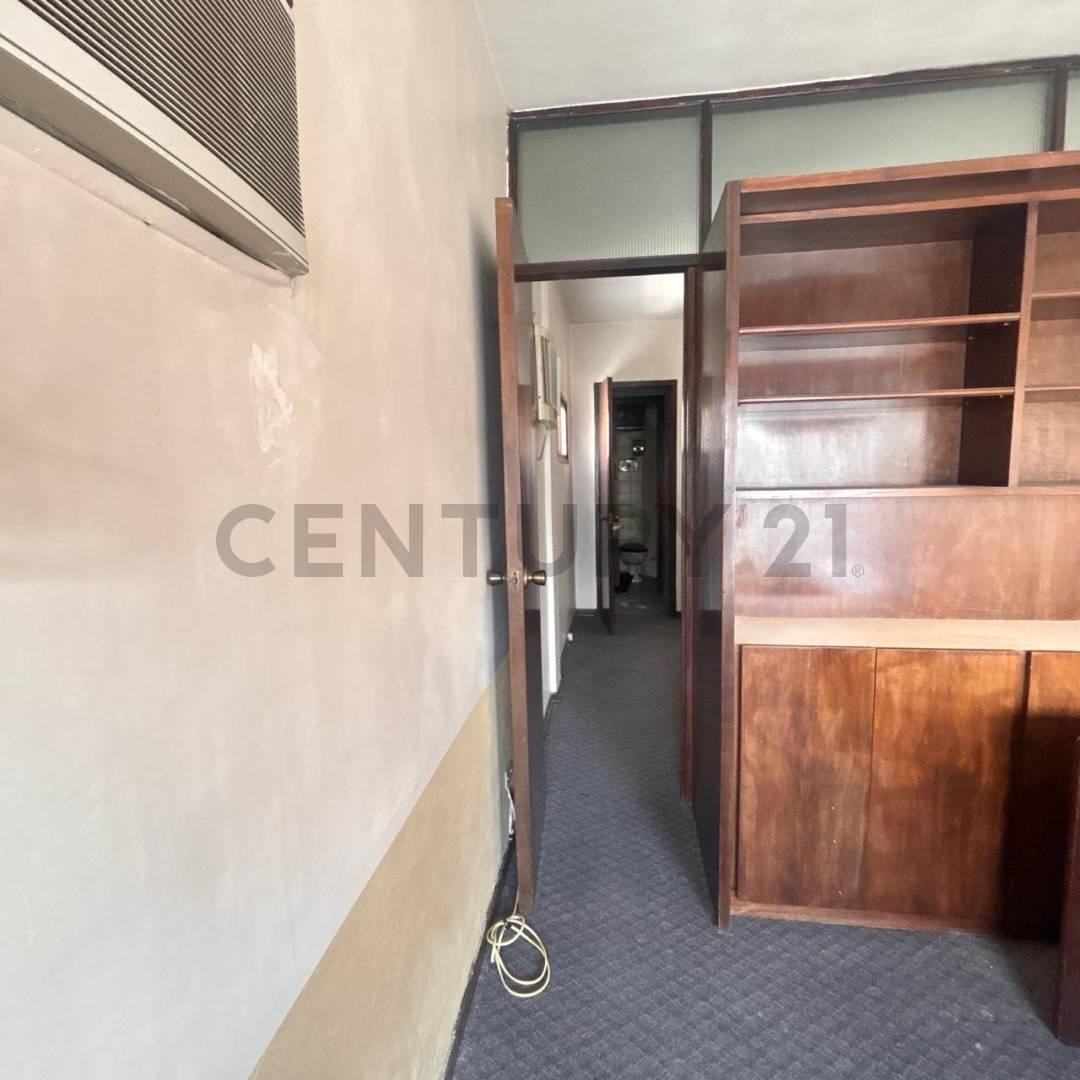 Foto de Oficina a la Venta con Baño Privado y balcón Aterrazado - San Nicolas, imagen 4