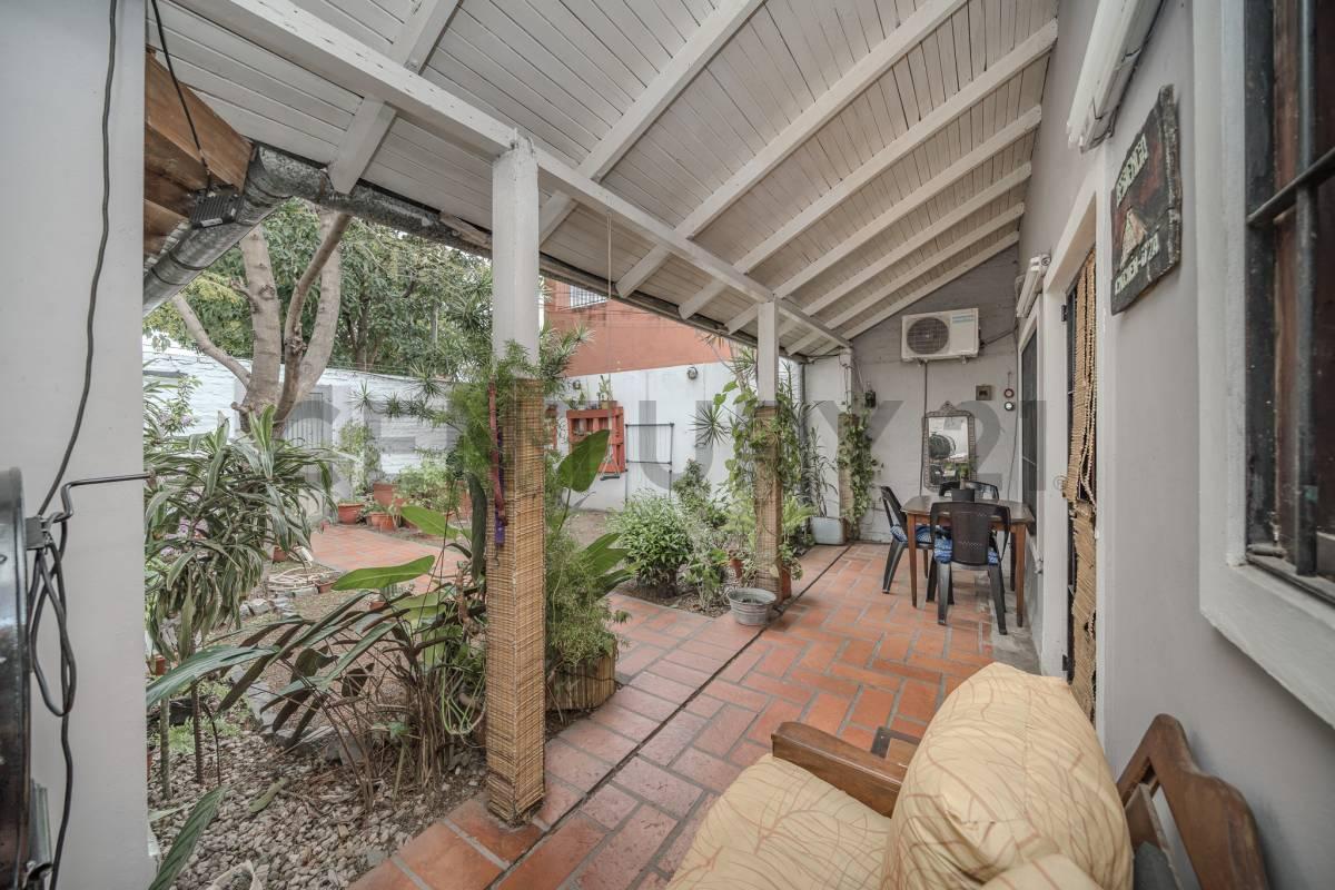 Foto de VENTA CASA 3 AMBIENTES CON PATIO -ACEPTA PERMUTA- General San Martín, imagen 2