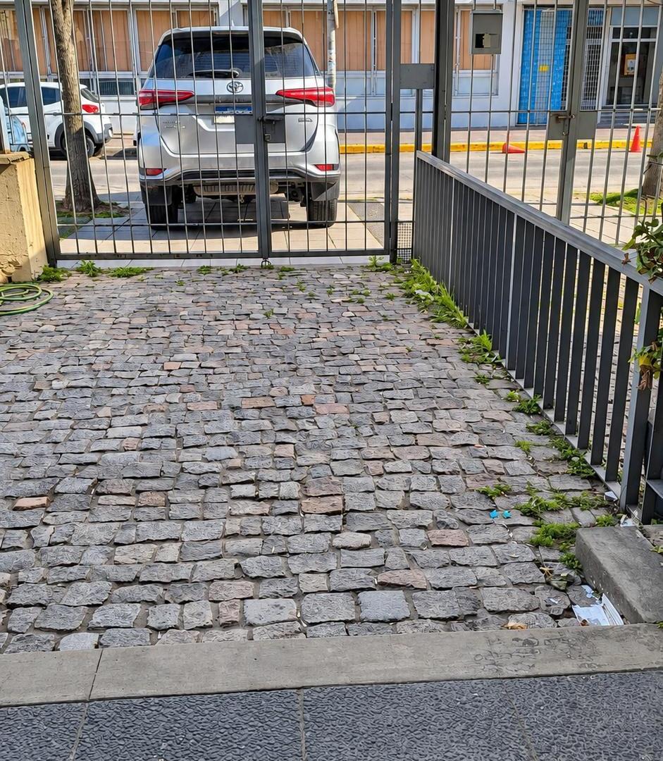 Foto de PH EN DÚPLEX 3 AMBIENTES AL FRENTE CON JARDÍN AL FONDO – VILLA REAL, imagen 1