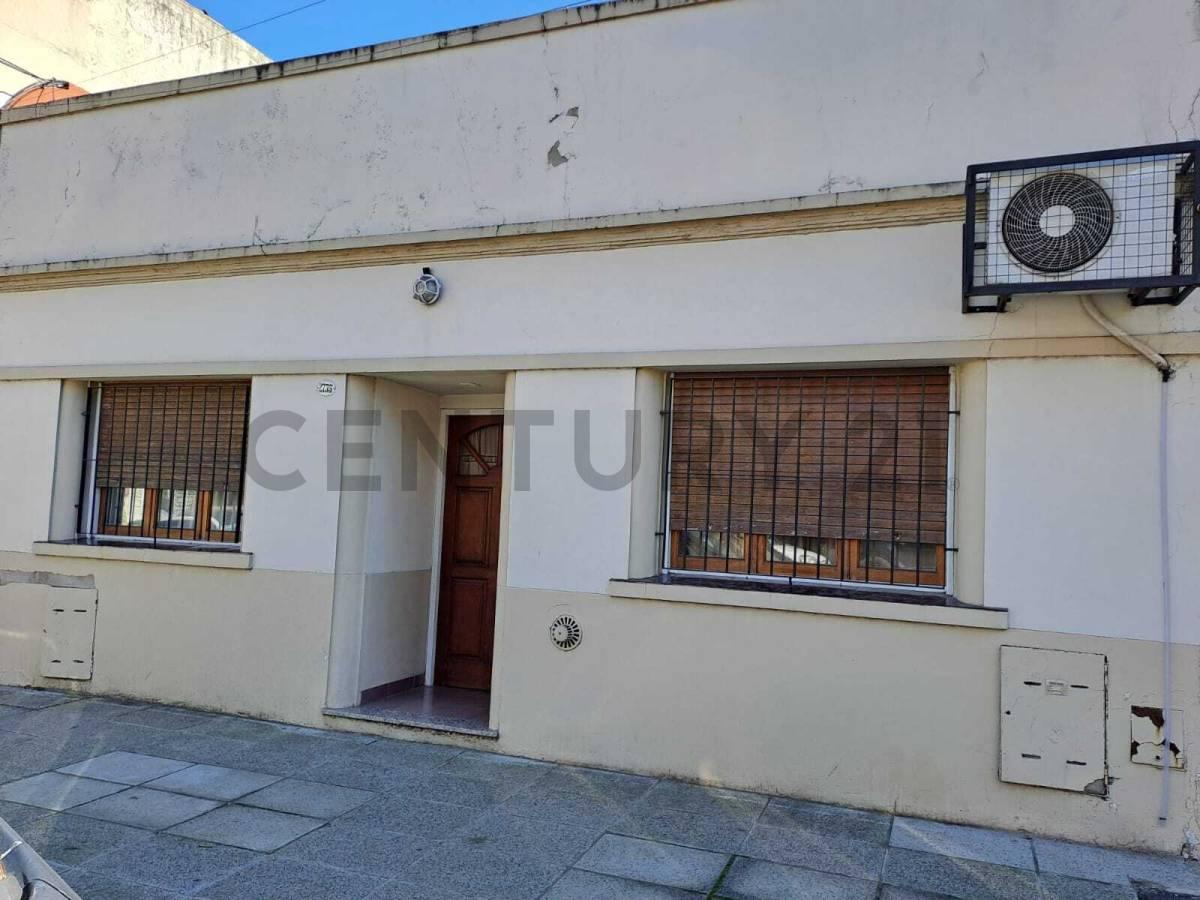 Foto de CASA 4 AMBIENTES CON JARDÍN, PATIO, PARRILLA Y TERRAZA – EXCELENTE, imagen 5