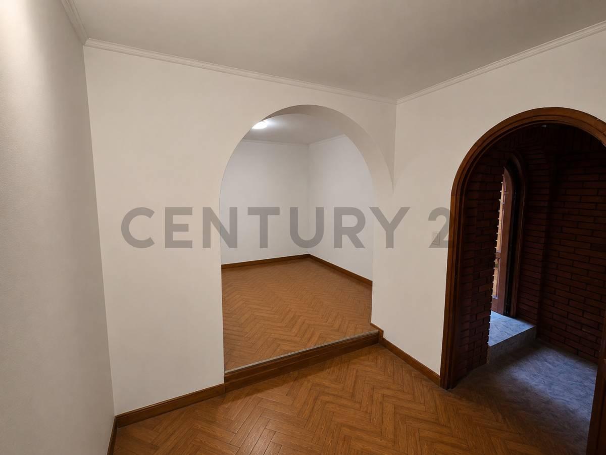 Foto de ESPECTACULAR CHALET EN SAAVEDRA/ IDEAL 2 FAMILIAS, imagen 3