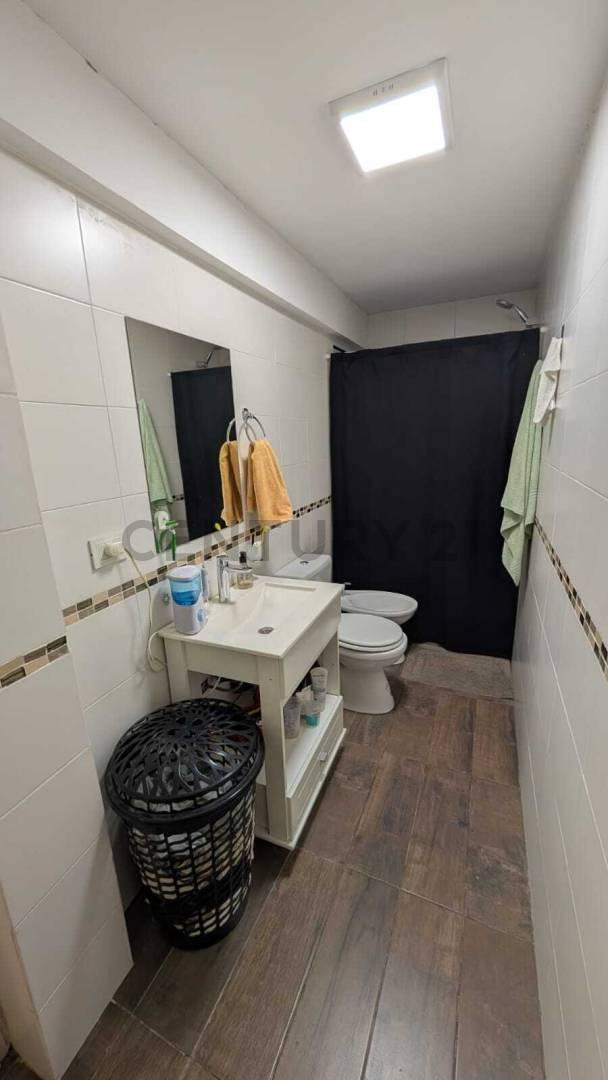 Foto de Monoambiente en venta en Flores con patio y dormitorio definido, imagen 4