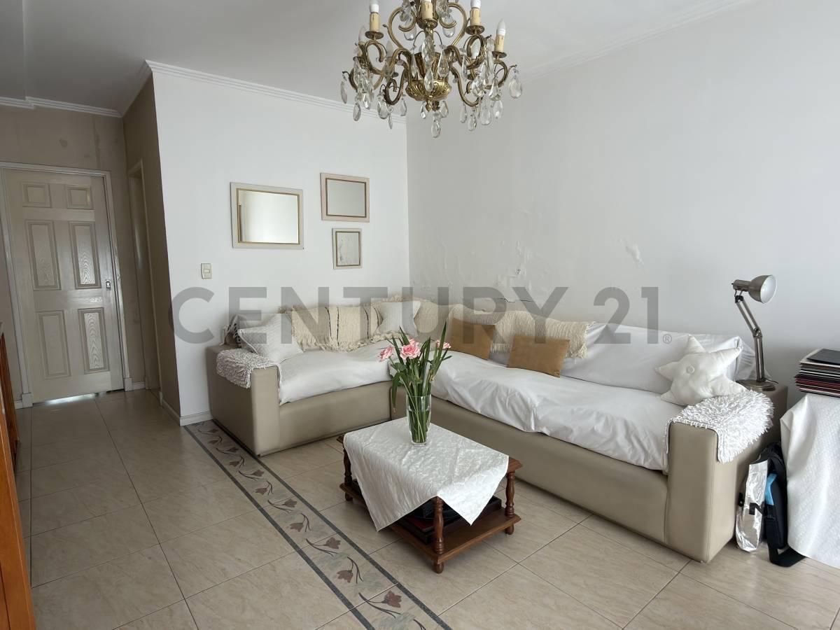 Foto de V. Devoto- Triplex 4 amb. con garage, dormitorio en suite y jardin-, imagen 4