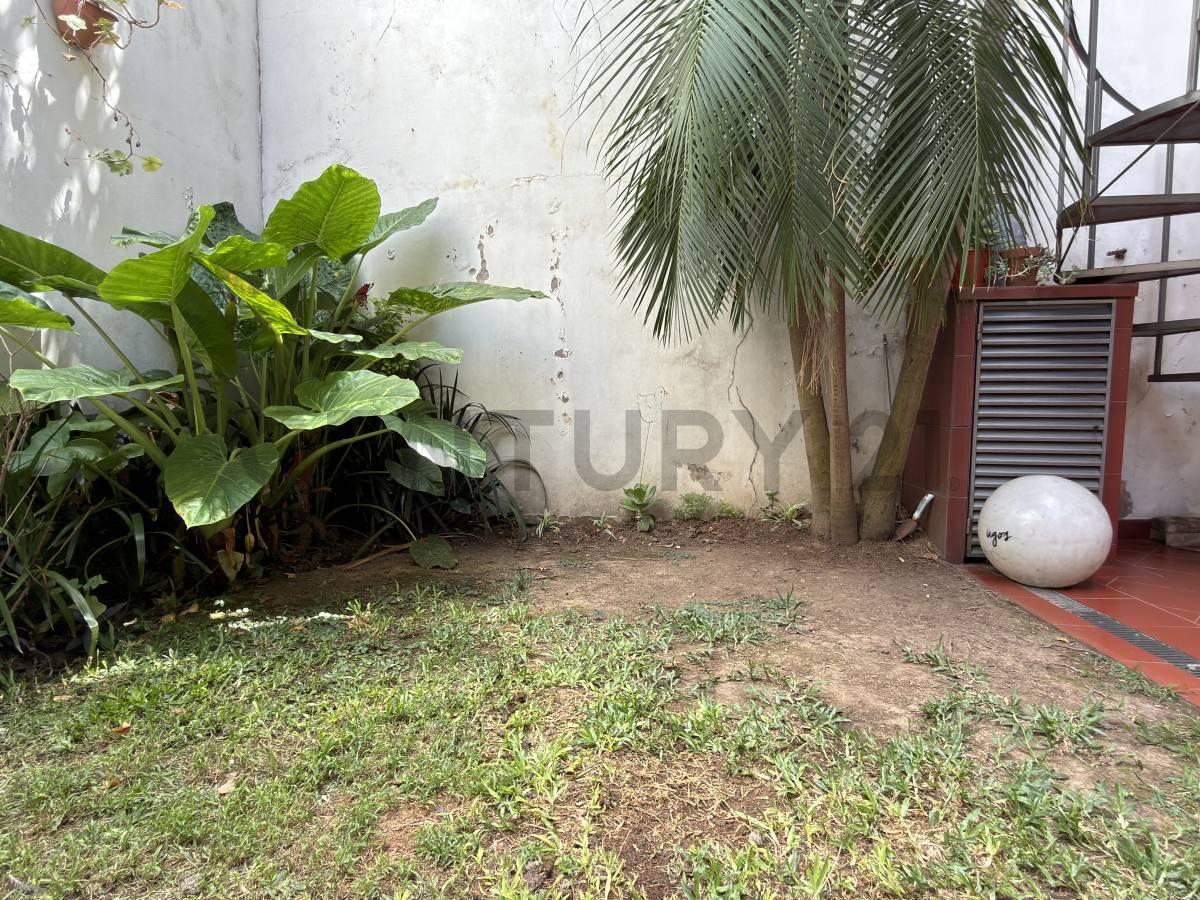 Foto de V. Devoto- Triplex 4 amb. con garage, dormitorio en suite y jardin-, imagen 1