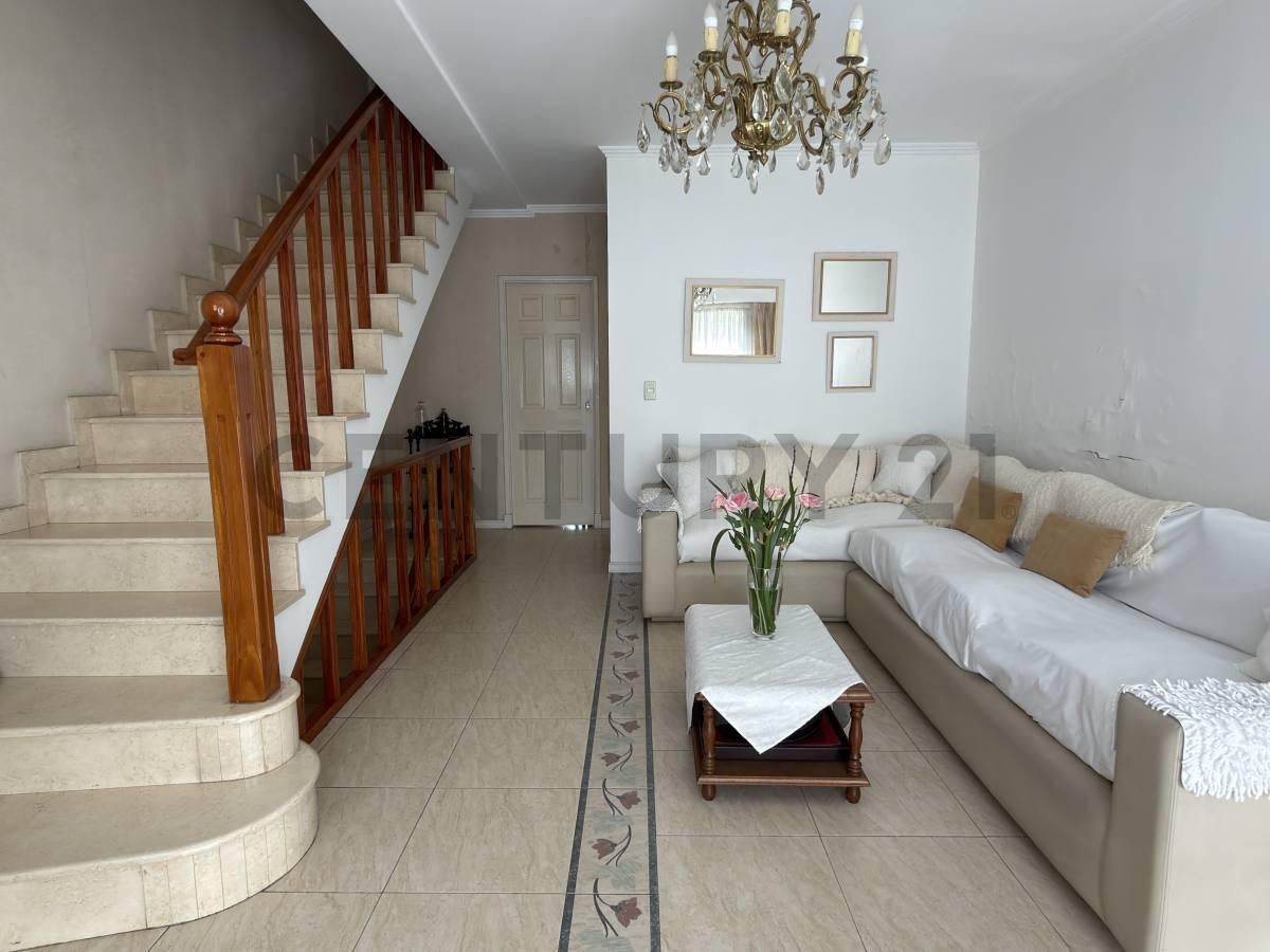 Foto de V. Devoto- Triplex 4 amb. con garage, dormitorio en suite y jardin-, imagen 5