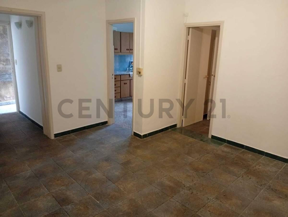 Foto de Excelente Ph de 2 ambientes SIN expensas con Patio y Terraza, imagen 2