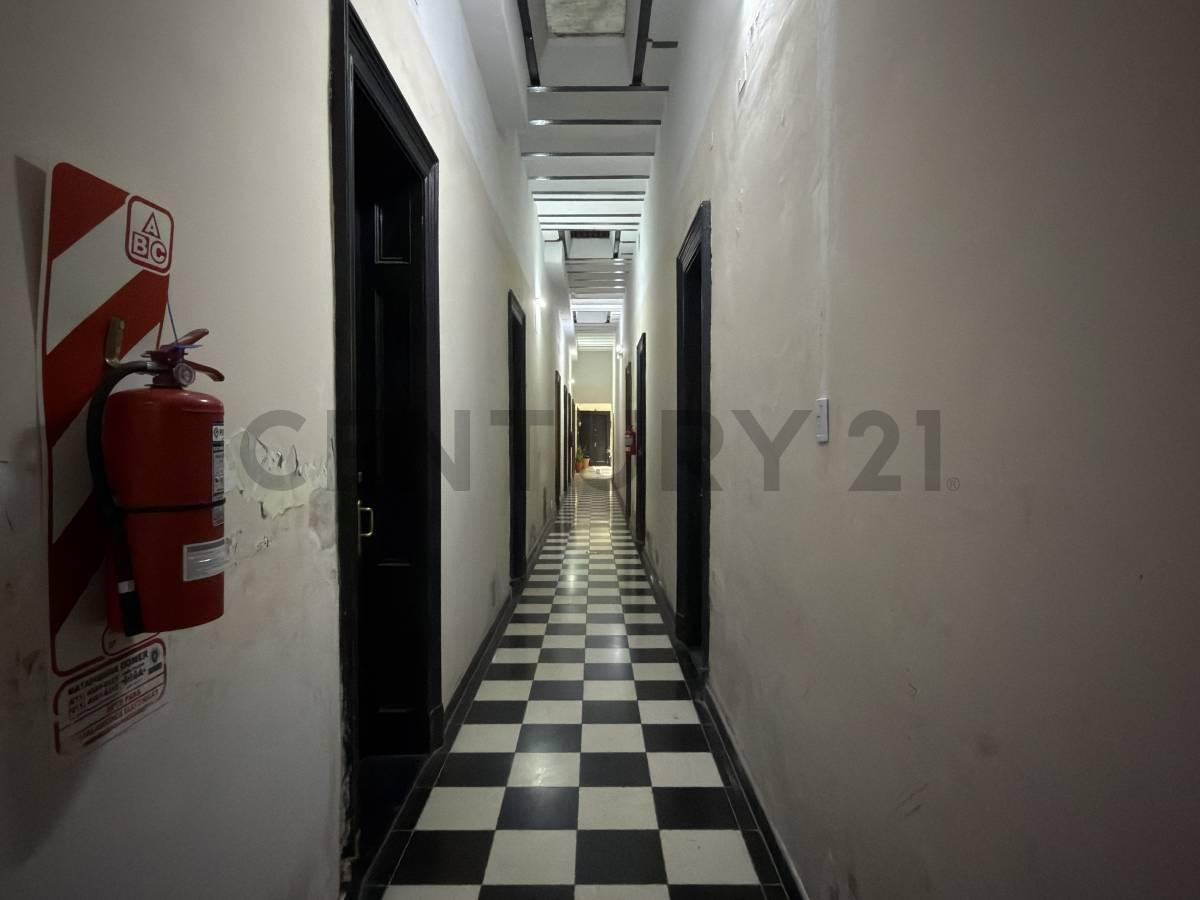 Foto de Depto 2 ambientes al frente con balcon- Edificio Historico-, imagen 3