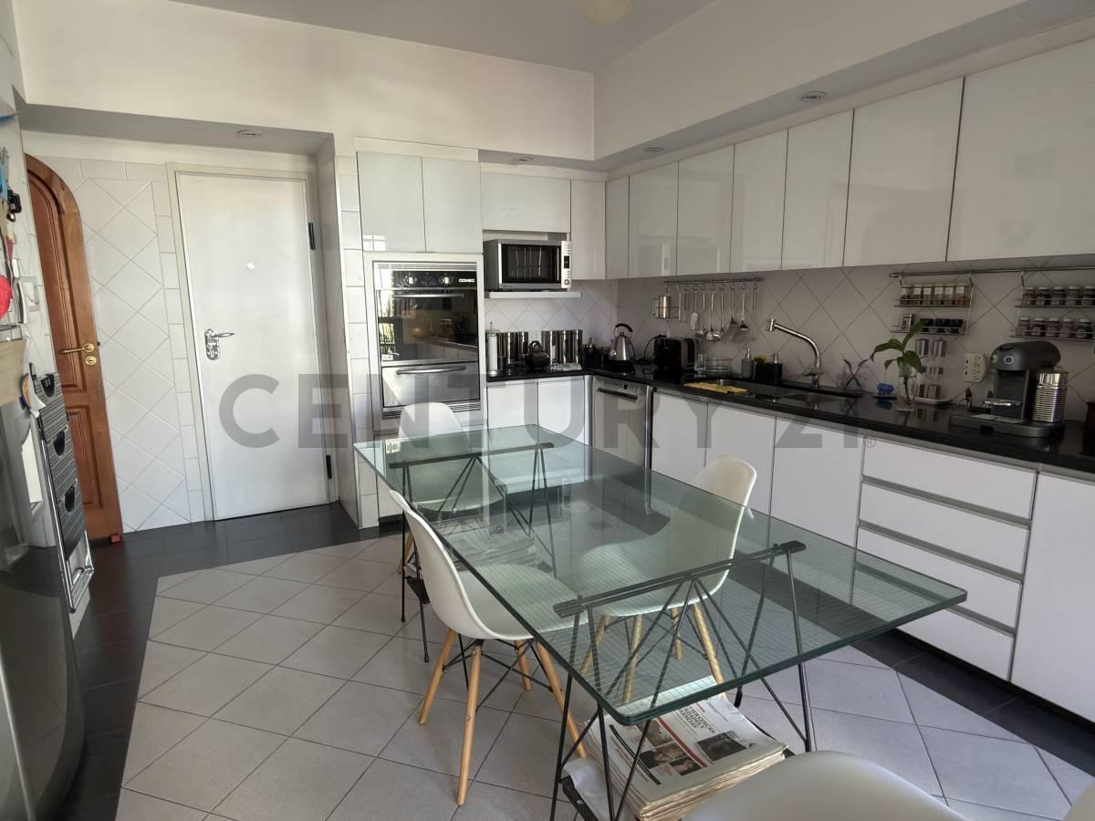 Foto de Villa Devoto- Casa 5 amb c/dpcia, garage, gran parque y piscina, imagen 4