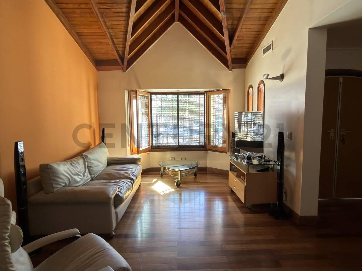 Foto de Villa Devoto- Casa 5 amb c/dpcia, garage, gran parque y piscina, imagen 1