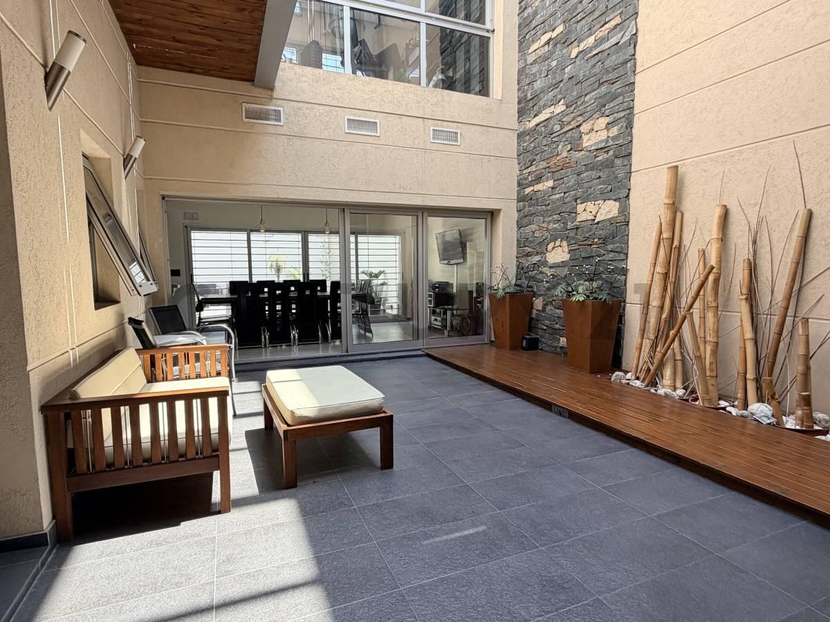 Foto de Villa del Parque-Casa de 5 ambientes con ascensor, patio, piscina, imagen 4