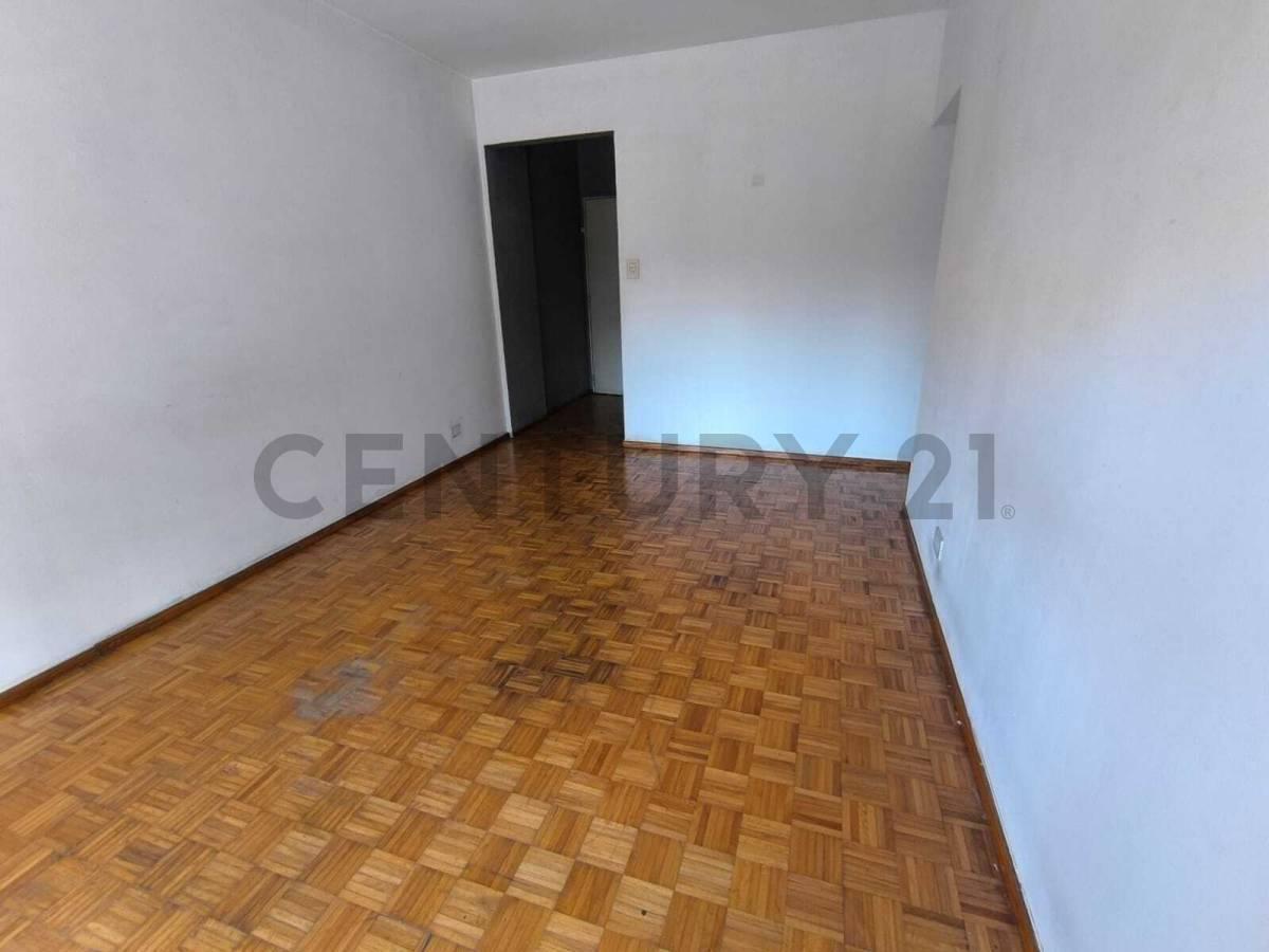 Foto de VENTA – 3 AMBIENTES AL FRENTE EN VILLA DEL PARQUE, imagen 1