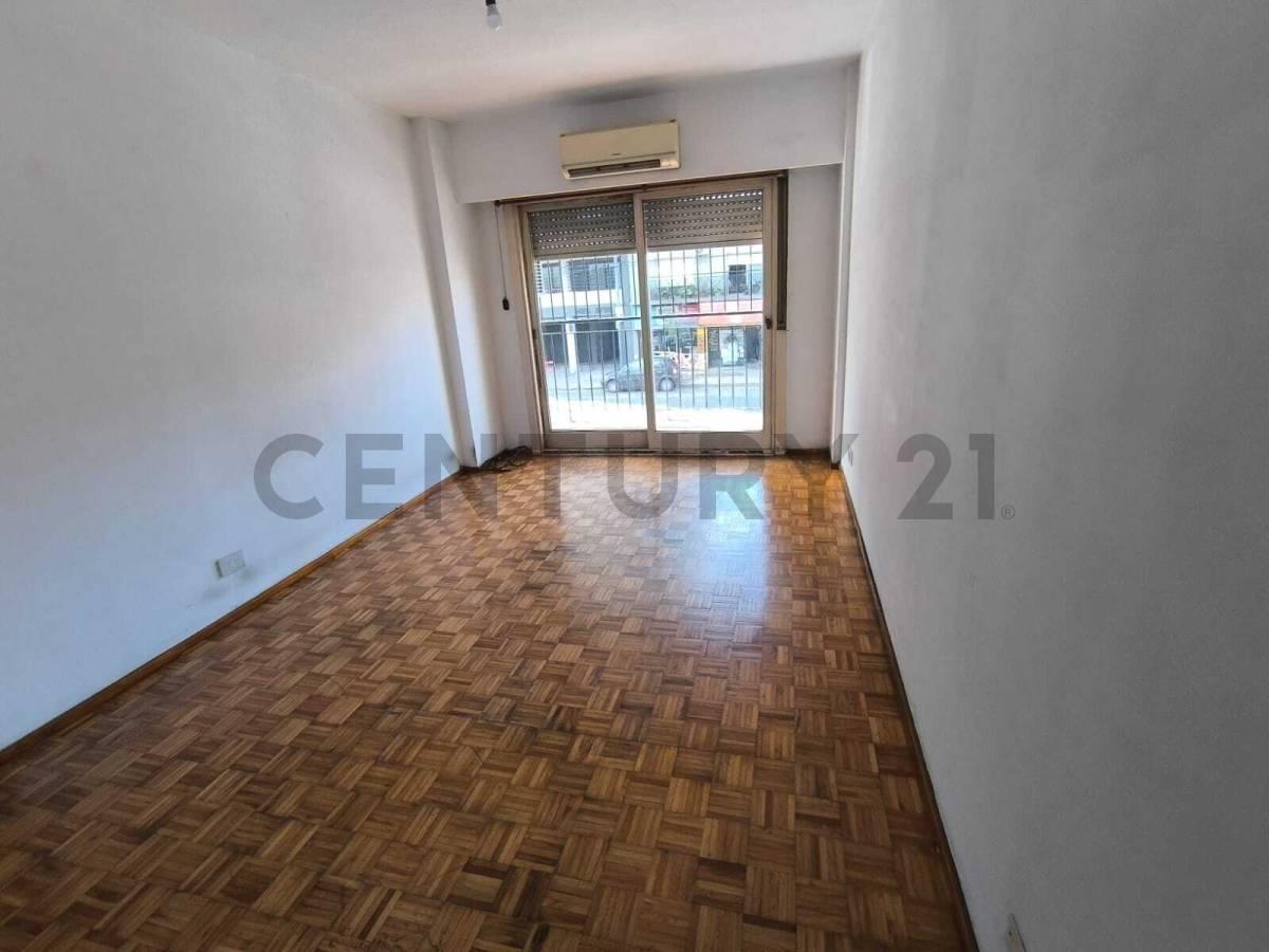 Foto de VENTA – 3 AMBIENTES AL FRENTE EN VILLA DEL PARQUE, imagen 4