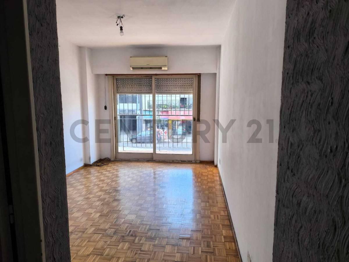 Foto de VENTA – 3 AMBIENTES AL FRENTE EN VILLA DEL PARQUE, imagen 2