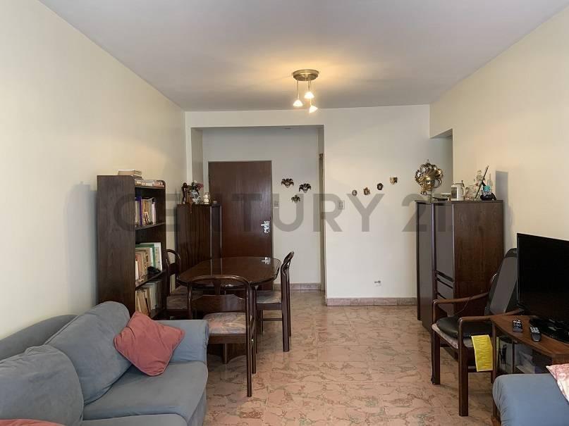 Foto de Hermoso depto de 4 ambientes con balcón, patio y cochera en Venta en el, imagen 1