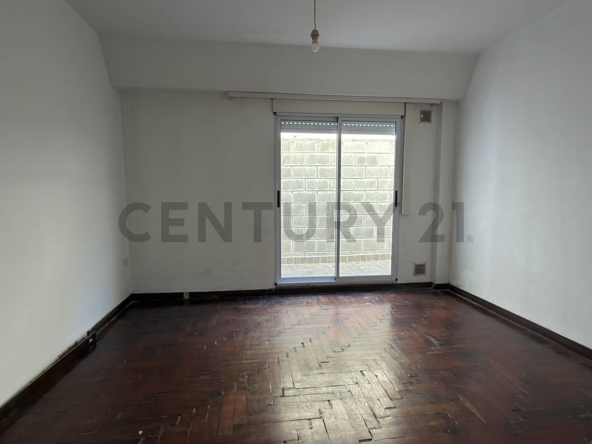 Foto de Villa Devoto- Departamento 3 ambientes con 2 patios-, imagen 1