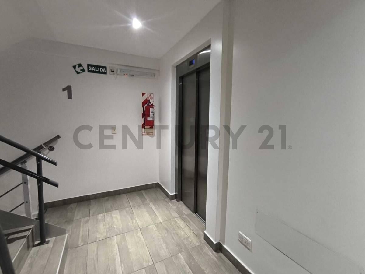 Foto de ALQUILER – EXCLUSIVO MONOAMBIENTE AL FRENTE CON BALCÓN ATERRAZADO Y, imagen 2