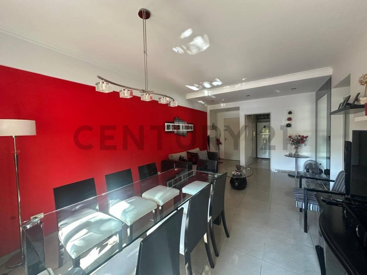 Foto de Excelente departamento 4 ambientes en venta al frente con doble cochera, imagen 3