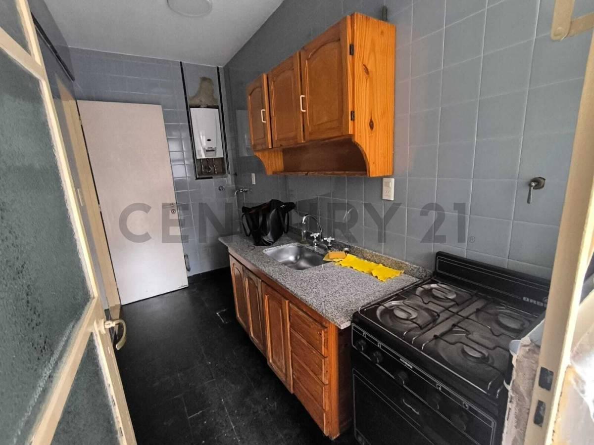 Foto de Venta 2 AMBIENTES LATERAL CON PATIO – VILLA DEL PARQUE, imagen 4