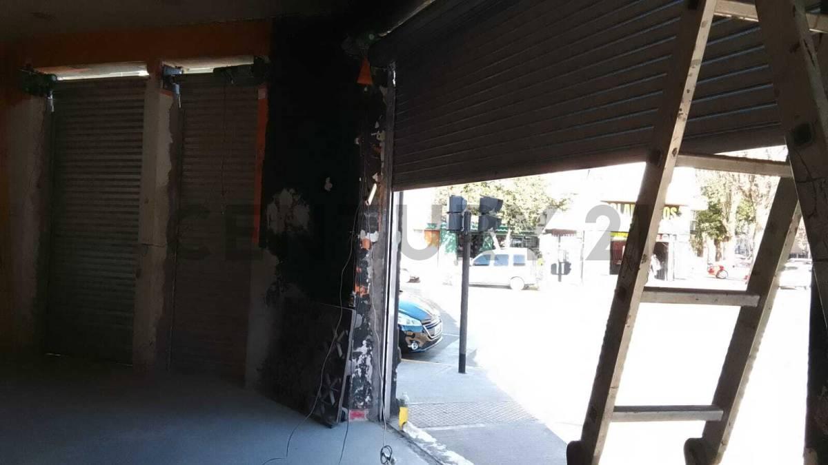 Foto de Local en esquina excelente ubicación., imagen 2
