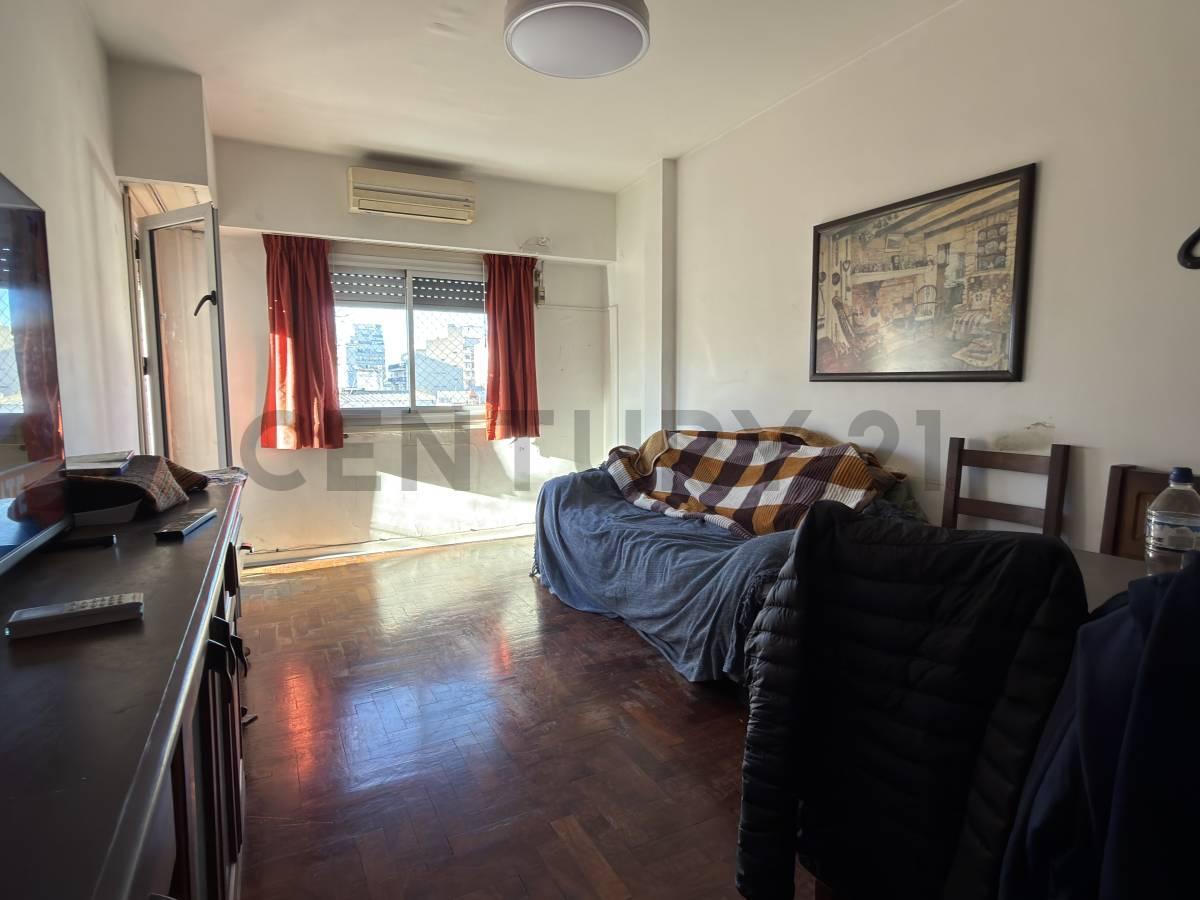 Foto de Villa Devoto- Departamento 3 ambientes al frente con balcón.-, imagen 2