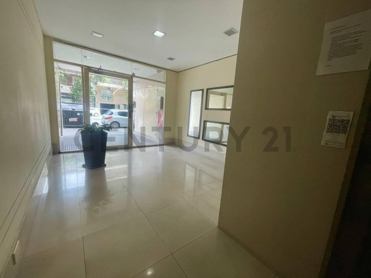Foto de Hermoso semipiso en duplex, Piso 9 y 10 en duplex,3 amb. /terraza, imagen 2