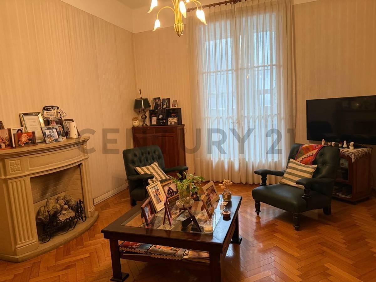 Foto de Departamento de Categoría | 3 Ambientes con Dependencia | 104 m² |, imagen 1