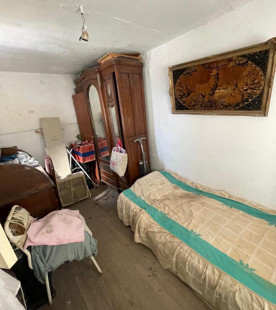 Foto de CASA 5 AMBIENTES CON LOCAL Y PATIO – LOTE 10 X 30 – VILLA GRAL. MITRE, imagen 2