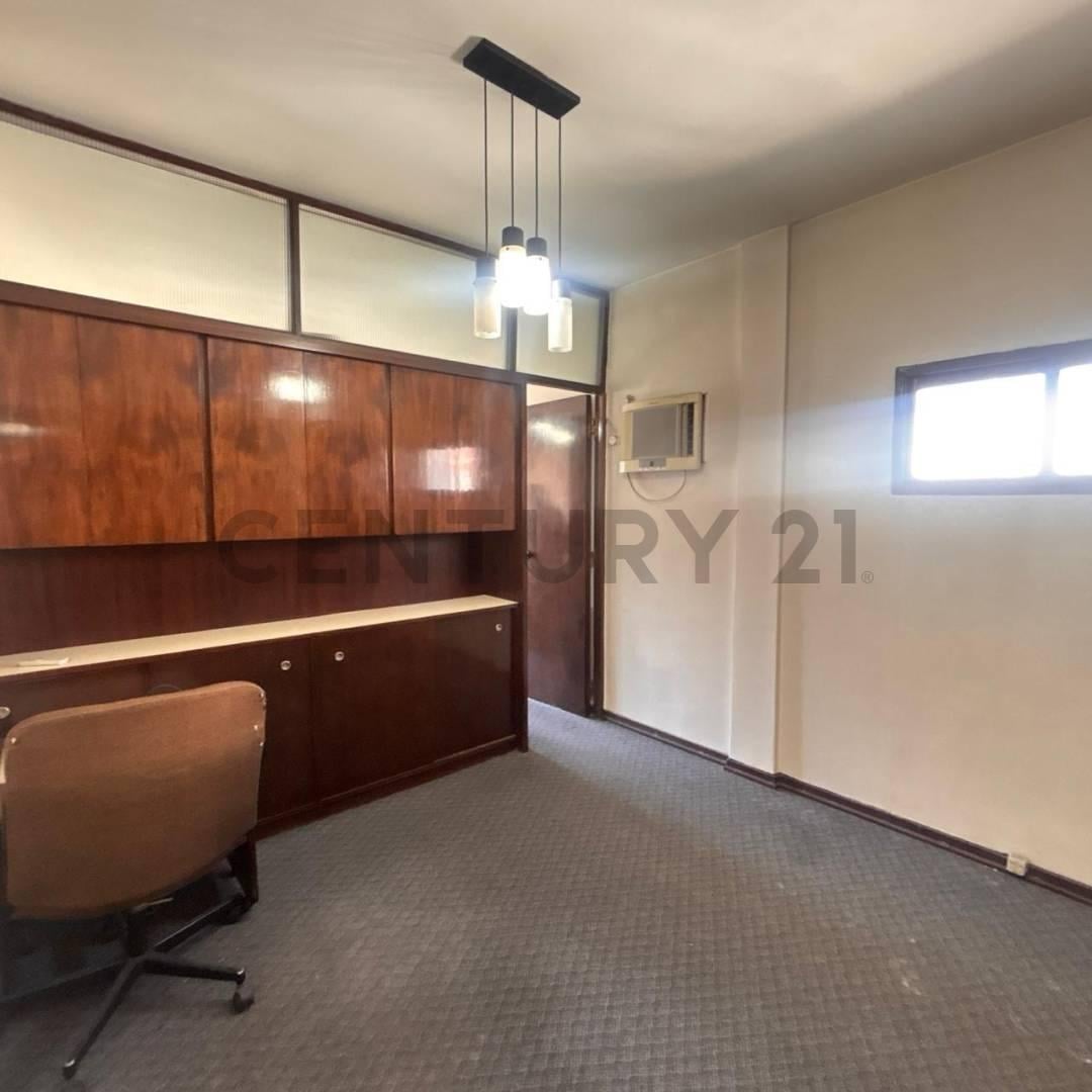 Foto de Oficina a la Venta con Baño Privado y balcón Aterrazado - San Nicolas, imagen 2