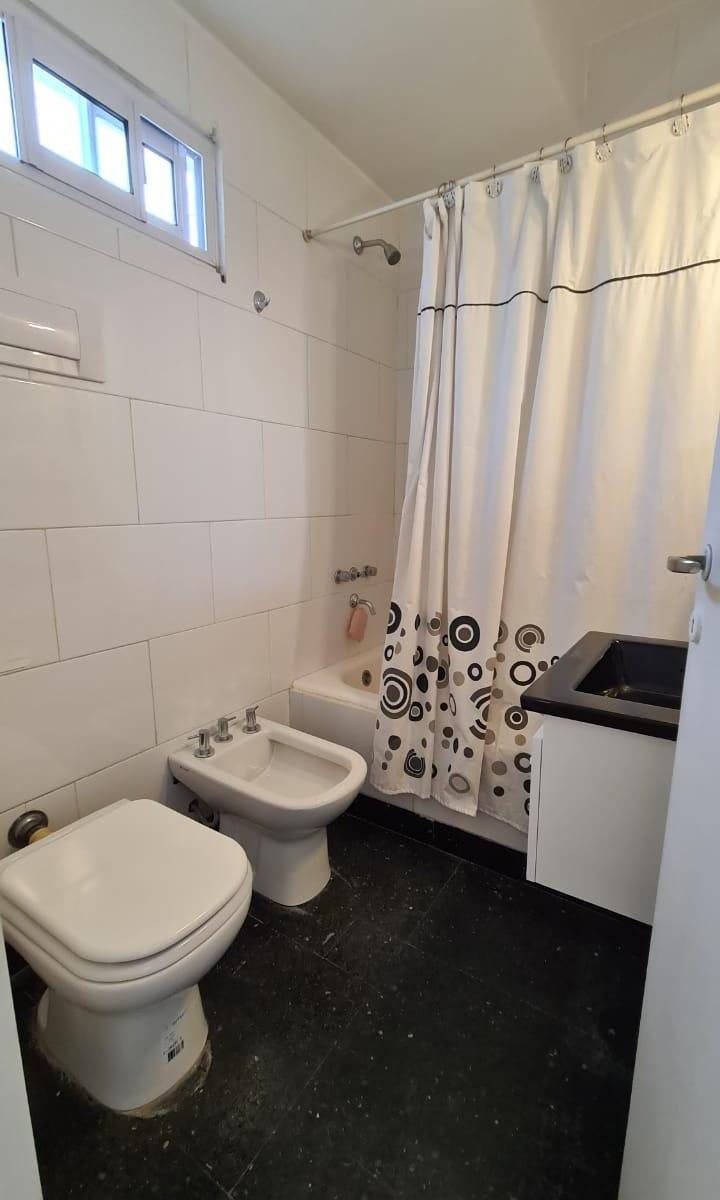Av San Martín Al 2100 - Dto. 3 Amb. con Balcón 3