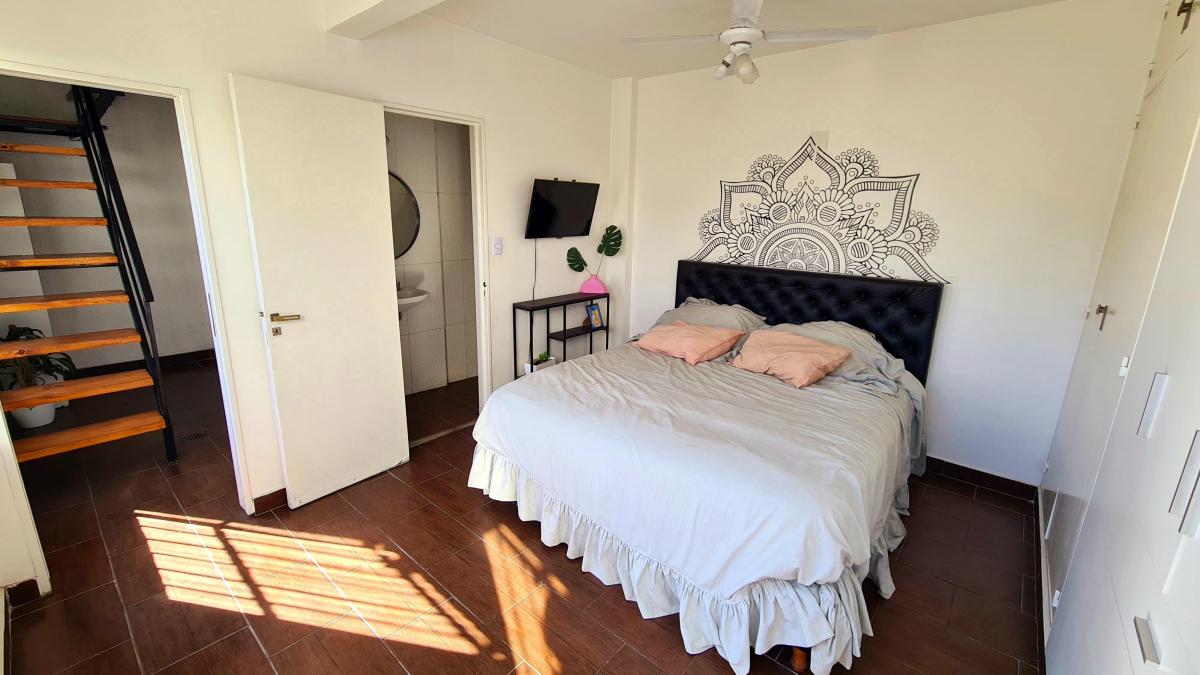 Excelente Casa 6 Amb. Cochera Jardin Piscina 3